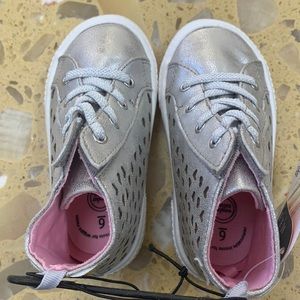 Kids sneakers silver